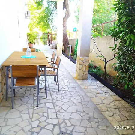 And With Parking Space - 19860 Penzion Novi Vinodolski