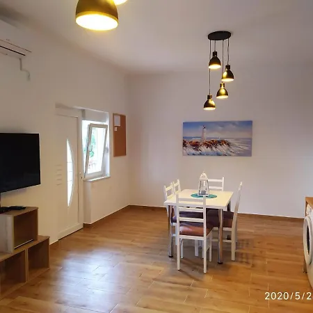 And With Parking Space - 19860 Maison d'hôtes