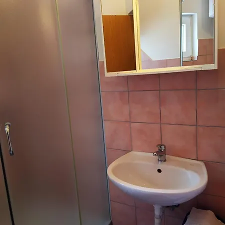 And With Parking Space - 19860 Guest house Novi Vinodolski