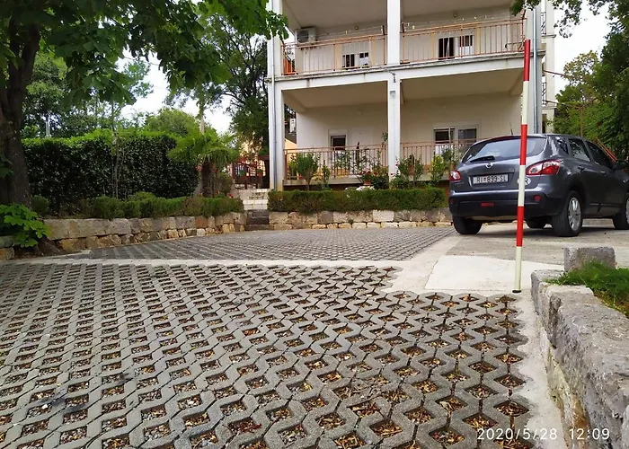 And With Parking Space - 19860 Maison d'hôtes 3*