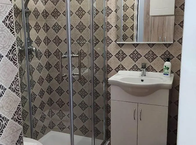 And With Parking Space - 19860 Maison d'hôtes 3*