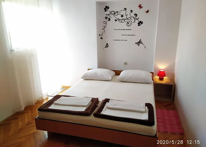 Maison d'hôtes And With Parking Space - 19860 Novi Vinodolski