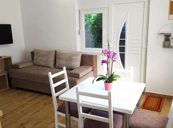 Maison d'hôtes And With Parking Space - 19860 3*